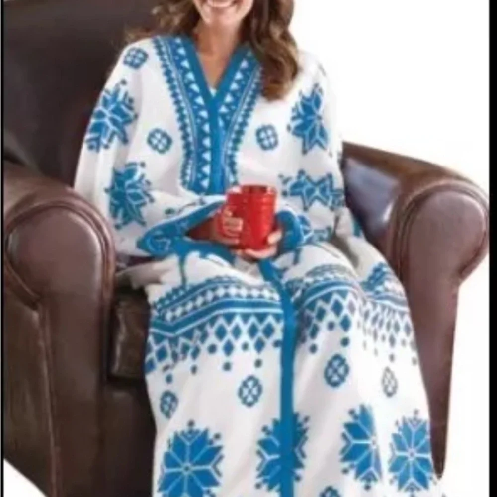 Christmas Holiday Reindeer Snowflakes Fleece Cuddle Wrap Blanket With zippers